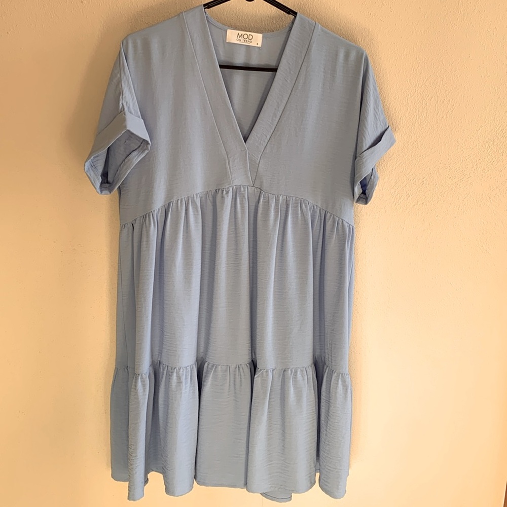 Mod on trend light blue women’s small tiered dress